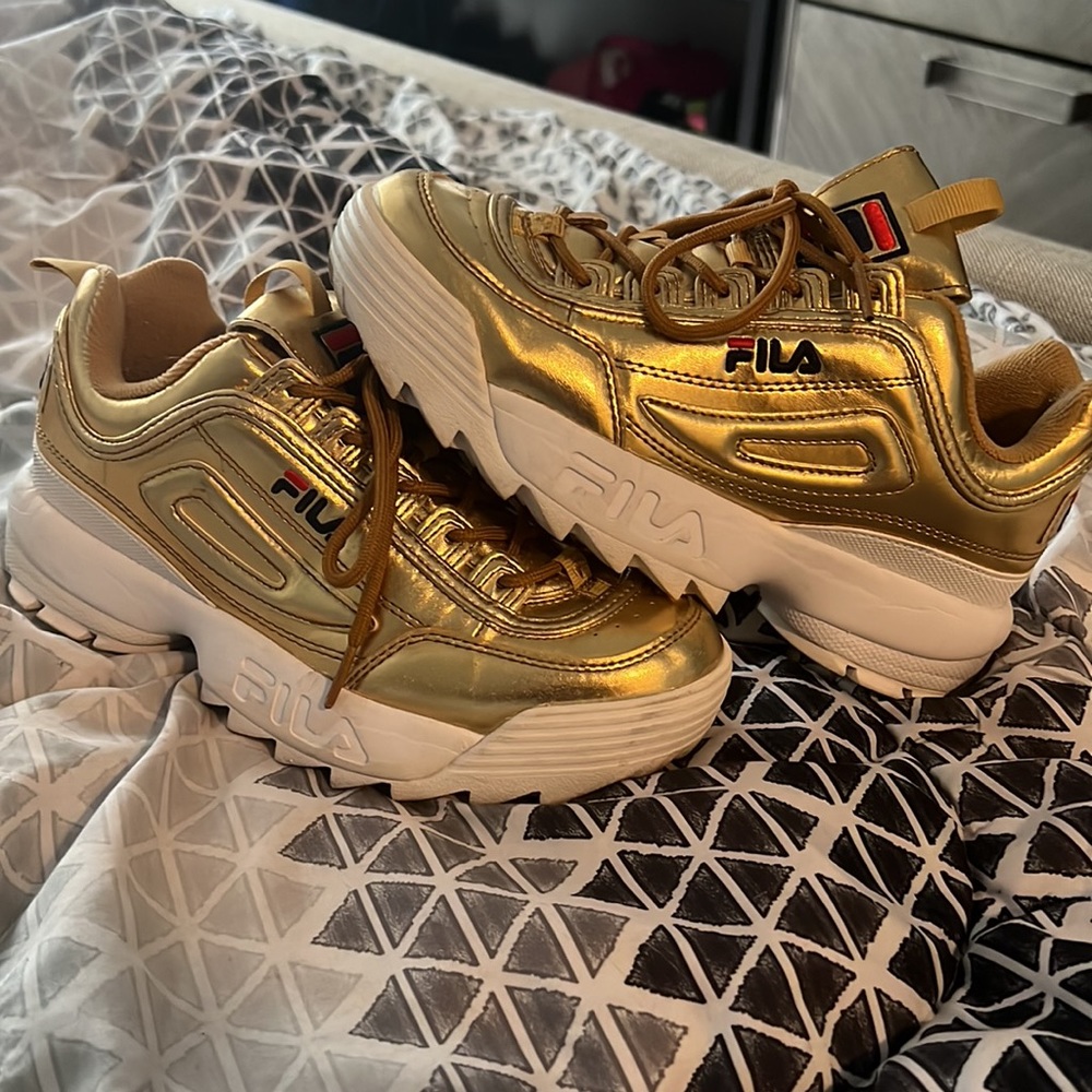 Fila Disruptor II Women’s shoes Metallic Gold Size 7